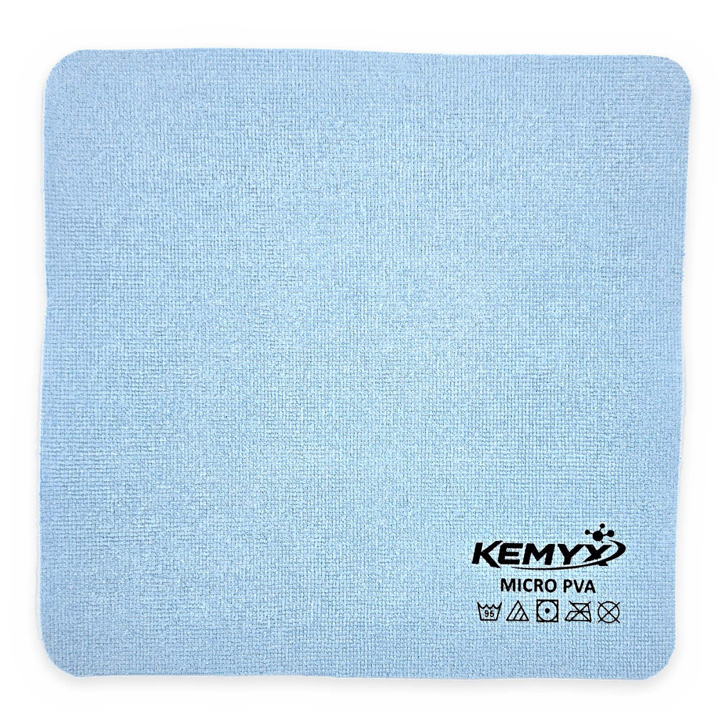  Chiffon microfibre PVA Kemyx bleu essuyant une vitre sans laisser de trace